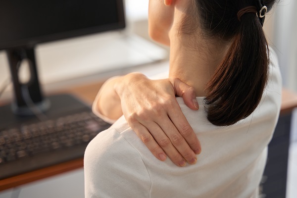 筋緊張による痛みにはストレッチングすべきか？